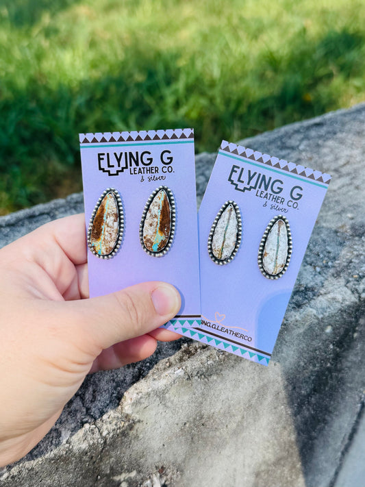 Ribbon Turquoise Stud Earrings ￼